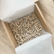 Load image into Gallery viewer, Wooden Name Place Settings